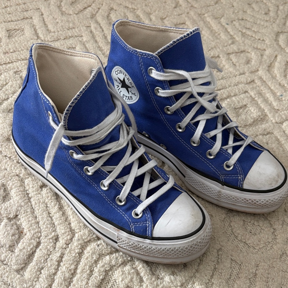 Blue canvas Converse women’s sneakers size 8 (UK size 6)